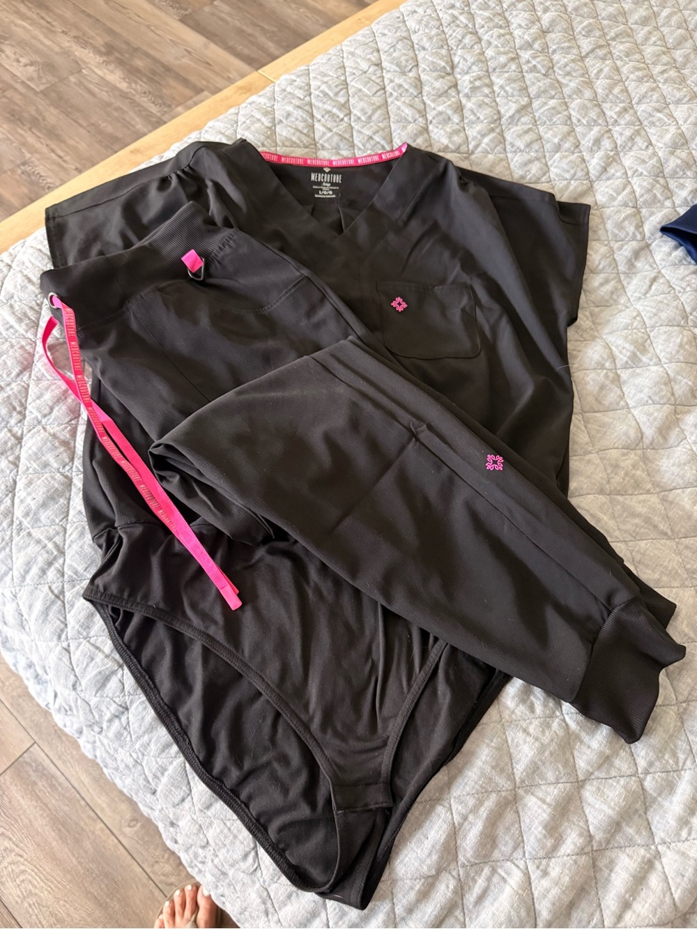 Med Couture Amp Black Scrub Set with Pink Trim